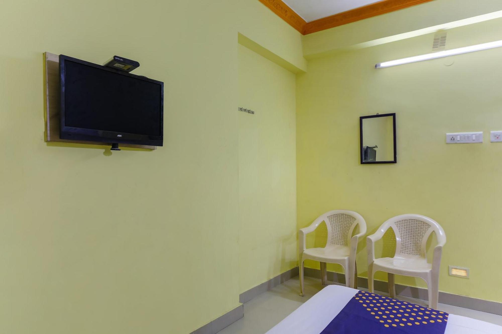 Spot On 75475 Cn Guest House Chennai Ngoại thất bức ảnh
