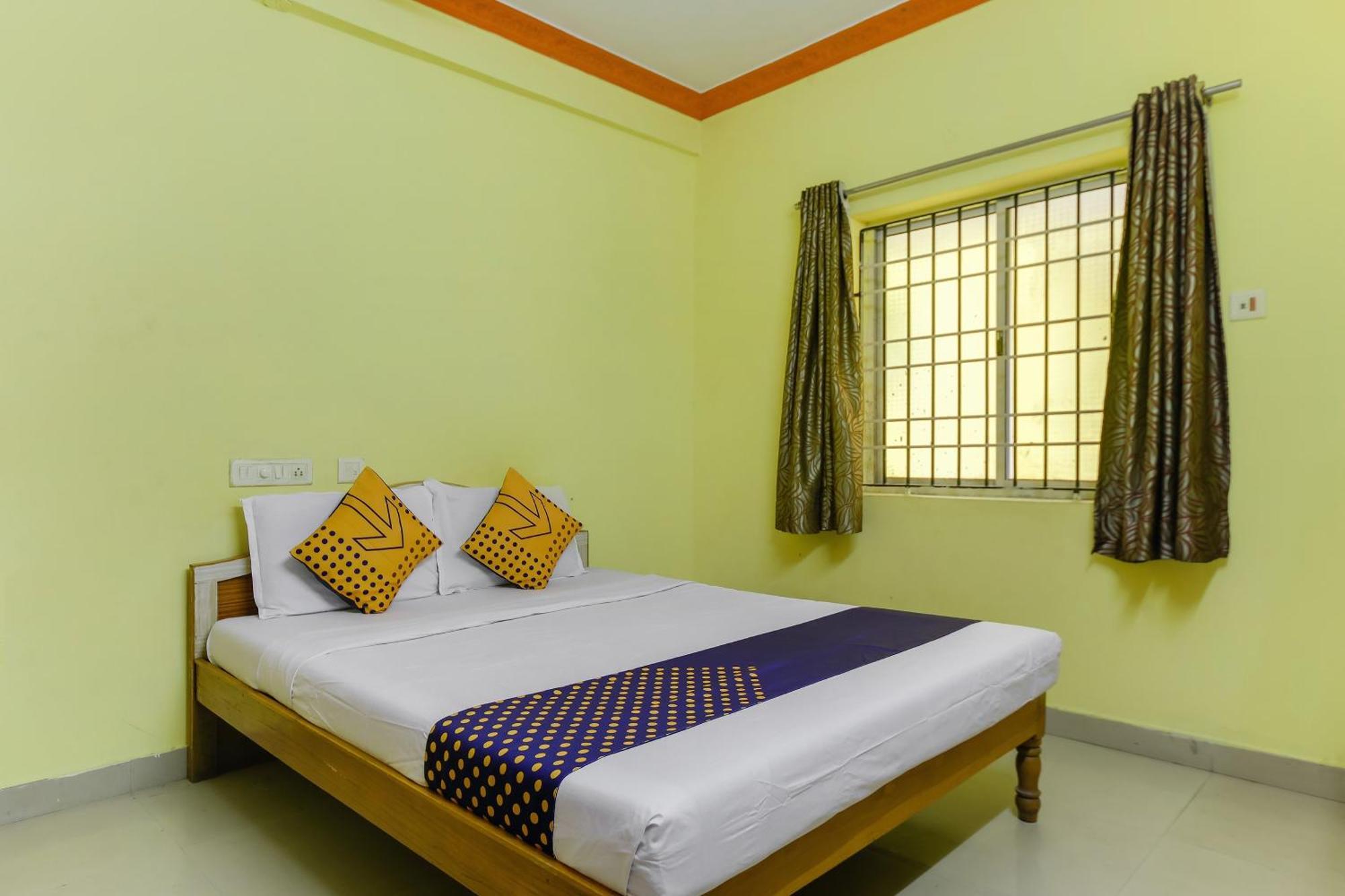 Spot On 75475 Cn Guest House Chennai Ngoại thất bức ảnh